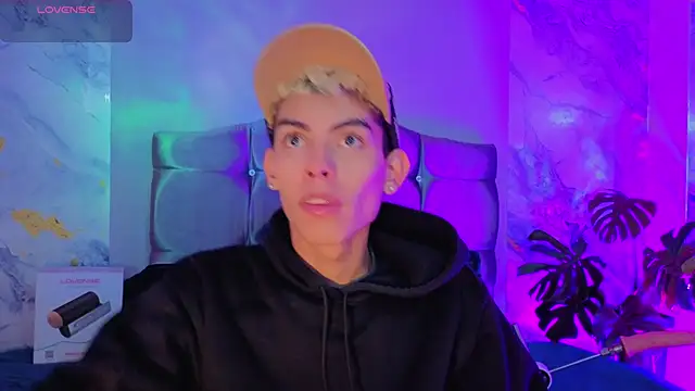 Room 69x online show from March 23, 2026, 12:31 pm