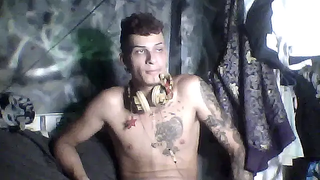 Snapshot of crisrummer chatting on October 6, 2025, 3:53 pm crisrummer online show from October 6, 2025, 3:53 pm