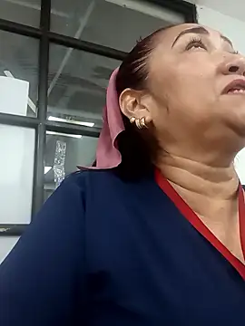 Snapshot of linda_luna29 chatting on January 6, 2026, 8:34 pm linda luna29 online show from January 6, 2026, 8:34 pm