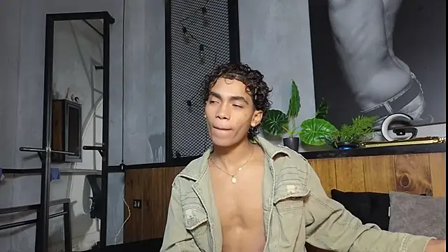 AlanCutee online show from April 24, 2026, 12:18 pm