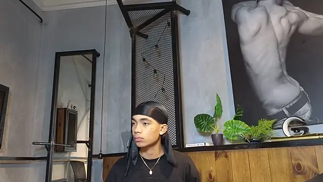 AlanCutee online show from April 25, 2026, 12:08 pm