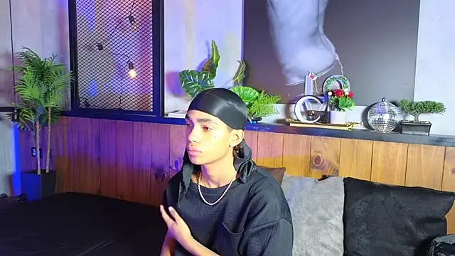 AlanCutee online show from May 8, 2026, 12:43 pm