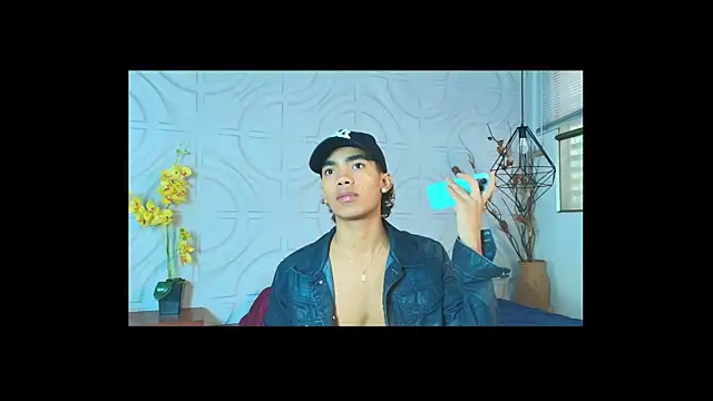 AlanCutee online show from June 5, 2026, 12:55 pm