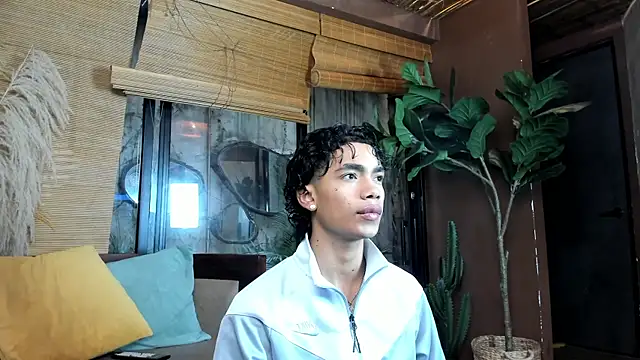 AlanCutee online show from June 12, 2026, 1:10 pm