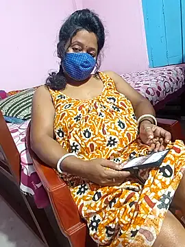 Cute-Swewty online show from November 11, 2025, 1:44 pm