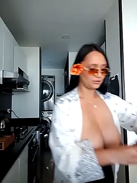 Snapshot of Esmeralda333 chatting on October 3, 2025, 3:42 pm Esmeralda333 online show from October 3, 2025, 3:42 pm