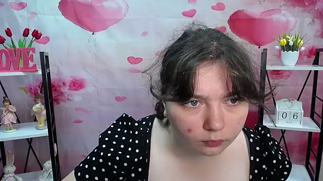 NeonilaLisova online show from May 8, 2026, 5:13 am