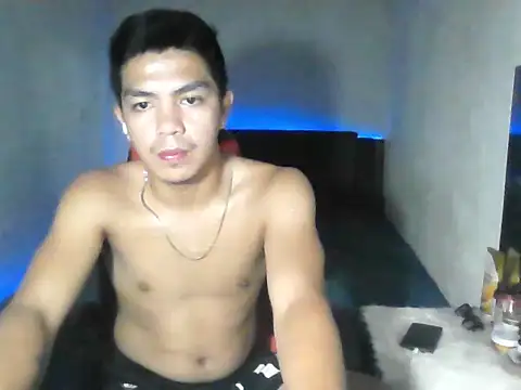 Snapshot of Hunky_paul chatting on April 17, 2026, 7:11 am Hunky paul online show from April 17, 2026, 7:11 am