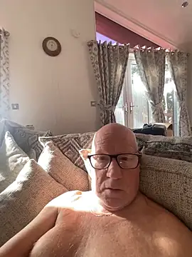 Snapshot of philefc chatting on February 16, 2026, 10:33 am philefc online show from February 16, 2026, 10:33 am