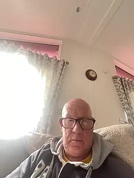 Snapshot of philefc chatting on February 23, 2026, 12:24 pm philefc online show from February 23, 2026, 12:24 pm