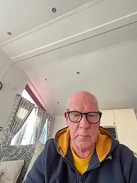 Snapshot of philefc chatting on February 24, 2026, 2:37 pm philefc online show from February 24, 2026, 2:37 pm