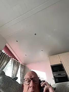 Snapshot of philefc chatting on February 25, 2026, 10:03 am philefc online show from February 25, 2026, 10:03 am