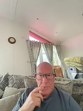 Snapshot of philefc chatting on March 8, 2026, 4:22 pm philefc online show from March 8, 2026, 4:22 pm