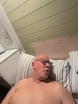 Snapshot of philefc chatting on March 12, 2026, 2:07 am philefc online show from March 12, 2026, 2:07 am