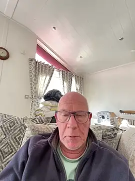 Snapshot of philefc chatting on March 17, 2026, 12:52 pm philefc online show from March 17, 2026, 12:52 pm