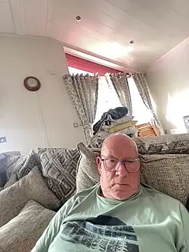 Snapshot of philefc chatting on March 18, 2026, 9:45 am philefc online show from March 18, 2026, 9:45 am