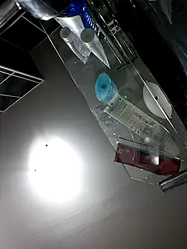 Anayssa  online show from November 16, 2025, 9:04 am