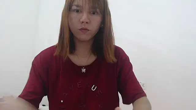 Snapshot of Dolly_Peach_ chatting on October 7, 2025, 7:11 pm Dolly Peach  online show from October 7, 2025, 7:11 pm