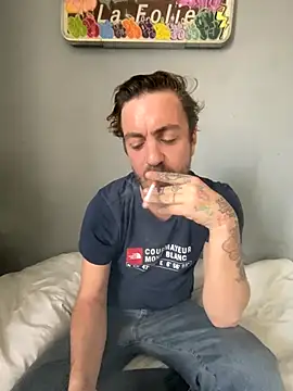 Snapshot of 3615-ULLA chatting on November 4, 2025, 12:48 pm 3615-ULLA online show from November 4, 2025, 12:48 pm