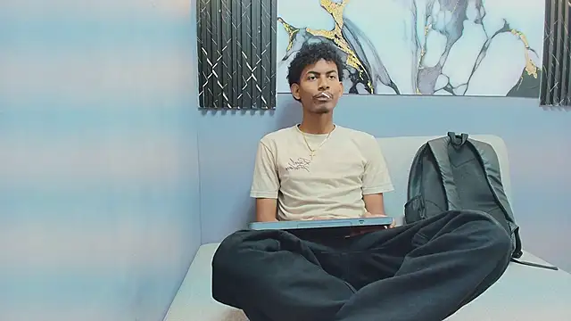 FYKMOR 1 online show from November 21, 2025, 7:45 pm