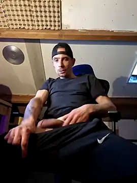 kompiee online show from December 5, 2025, 7:28 am