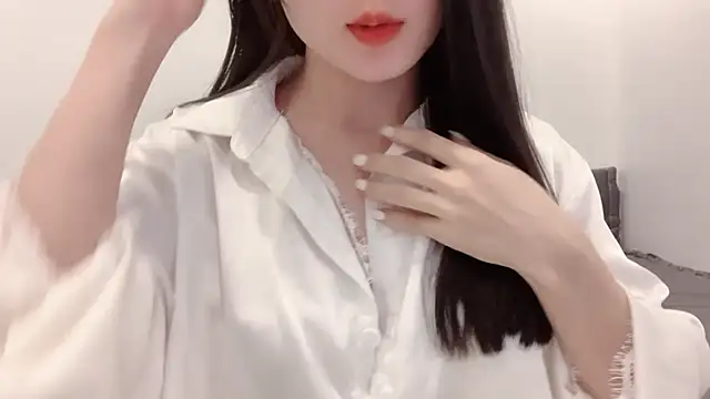    Lily    online show from May 14, 2026, 4:03 pm