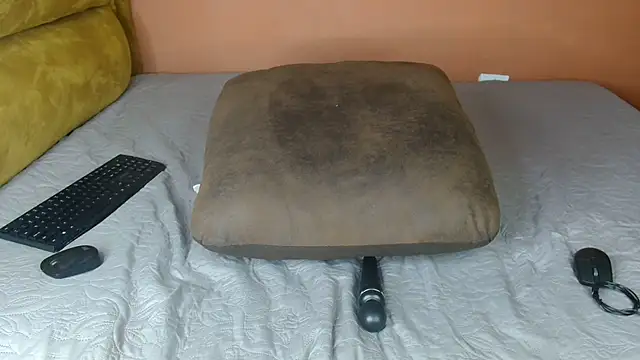 SexxyAddiict online show from February 5, 2026, 8:46 pm