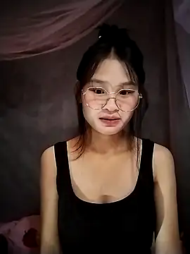 saronla 03 online show from November 14, 2025, 2:32 am