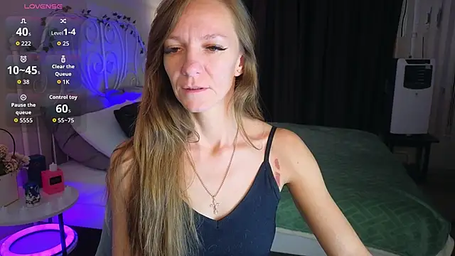 Jesica mooon online show from November 15, 2025, 1:25 am