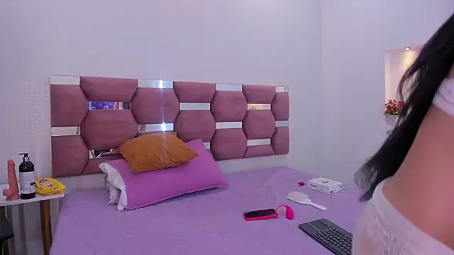 Snapshot of MelannyCollins__ chatting on October 7, 2025, 12:35 pm MelannyCollins online show from October 7, 2025, 12:35 pm