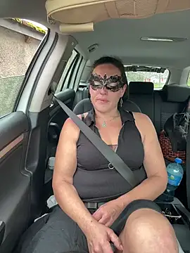 Snapshot of Nadja_Noir chatting on November 16, 2025, 10:32 am Nadja Noir online show from November 16, 2025, 10:32 am