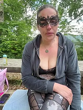 Nadja Noir online show from May 16, 2026, 3:00 pm