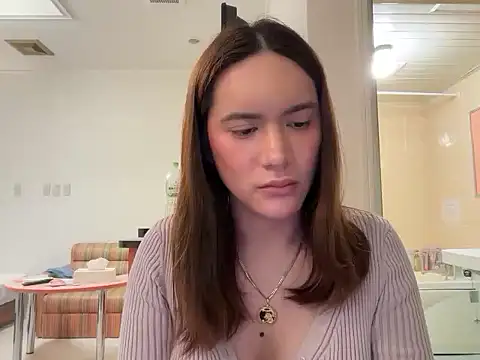 Yhanbeaufort18 online show from February 6, 2026, 11:02 am