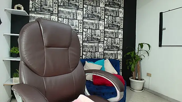 Snapshot of Mia_Morelli_ chatting on September 28, 2025, 4:18 am Mia Morelli  online show from September 28, 2025, 4:18 am