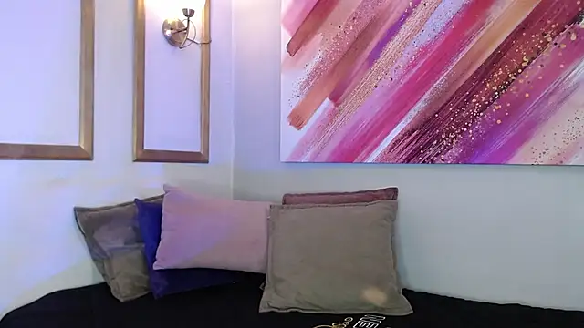 Snapshot of Lucigh_ chatting on October 13, 2025, 7:25 pm Lucigh online show from October 13, 2025, 7:25 pm