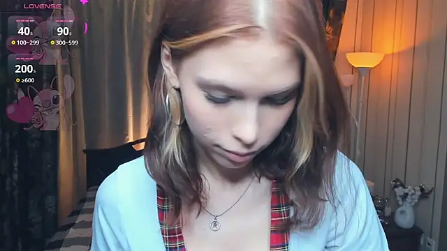 KyraConze online show from October 6, 2025, 8:28 pm