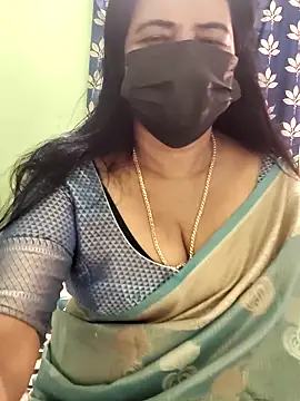 Snapshot of mallu-lover chatting on October 5, 2025, 5:39 am mallu-lover online show from October 5, 2025, 5:39 am