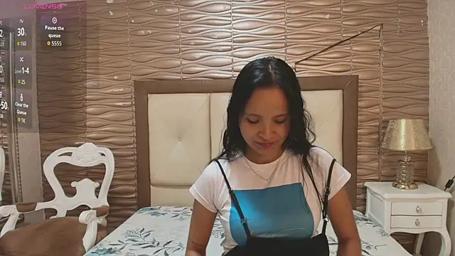 Snapshot of Miladiosa chatting on April 7, 2026, 11:43 am Miladiosa online show from April 7, 2026, 11:43 am