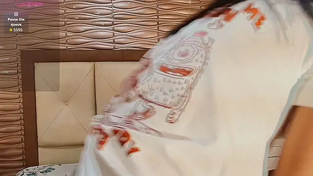 Snapshot of Miladiosa chatting on April 27, 2026, 12:03 pm Miladiosa online show from April 27, 2026, 12:03 pm