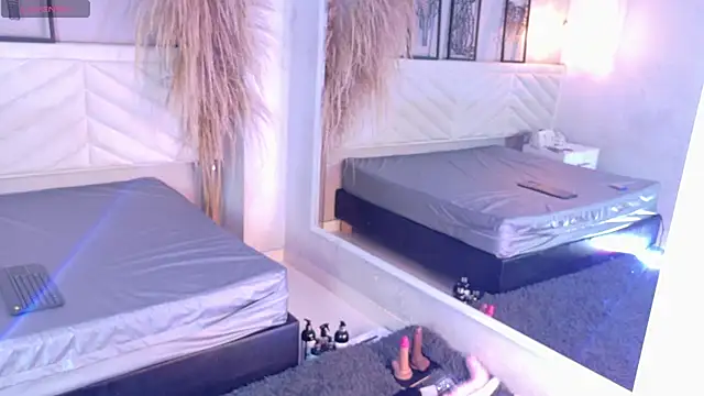 amy miller1 online show from November 26, 2025, 8:10 pm