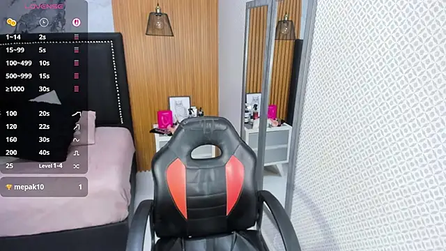 Snapshot of ROSIE_MOSS chatting on October 9, 2025, 7:34 pm ROSIE MOSS online show from October 9, 2025, 7:34 pm