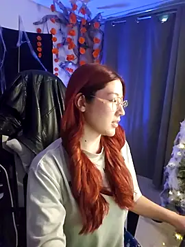 Snapshot of lunnaa_ chatting on November 5, 2025, 2:33 am lunnaa online show from November 5, 2025, 2:33 am