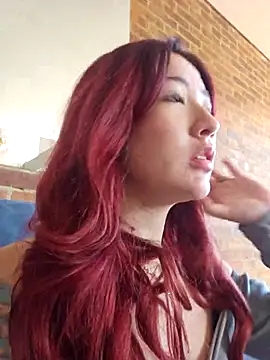 lunnaa  online show from February 25, 2026, 3:54 pm