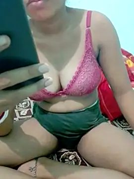 Snapshot of desimalai28 chatting on July 13, 2026, 6:00 pm desimalai28 online show from July 13, 2026, 6:00 pm