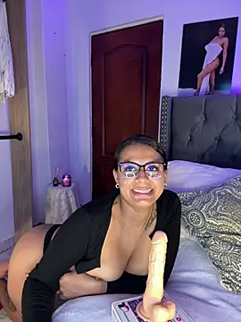Snapshot of ema_zoe chatting on July 23, 2026, 1:08 am ema zoe online show from July 23, 2026, 1:08 am