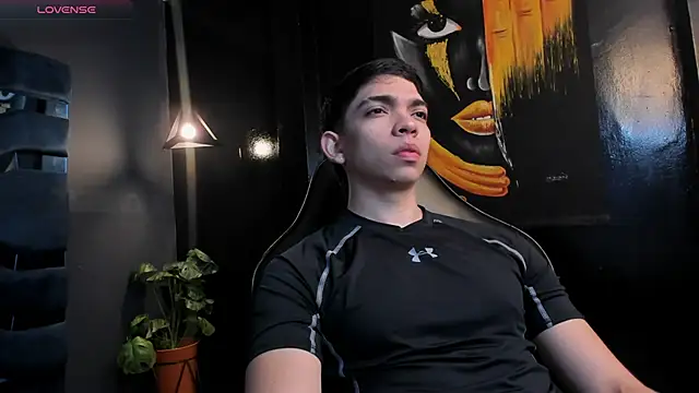 Eryonbradley online show from December 3, 2025, 11:19 am