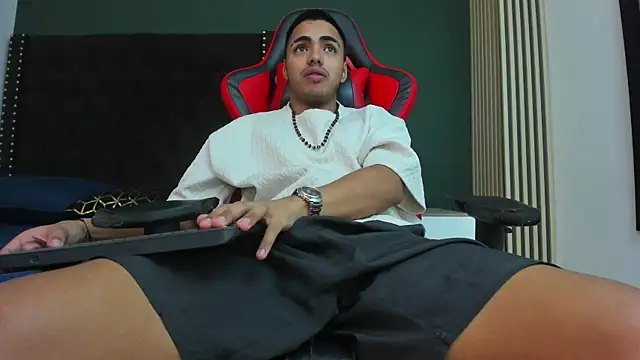 Snapshot of ares_pain chatting on April 20, 2026, 7:26 pm ares pain online show from April 20, 2026, 7:26 pm