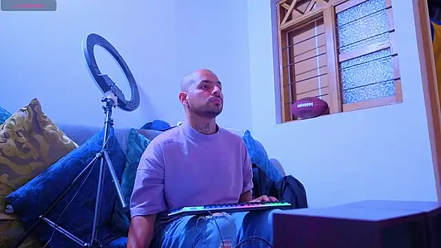 Snapshot of tomas_smith1 chatting on October 22, 2025, 12:22 am tomas smith1 online show from October 22, 2025, 12:22 am