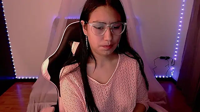 Snapshot of ThaliaGreyx chatting on September 10, 2025, 2:00 am ThaliaGreyx online show from September 10, 2025, 2:00 am