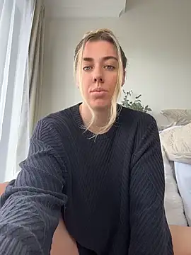 louiseberkeley online show from May 12, 2026, 11:35 pm